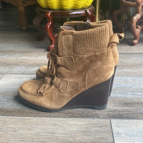NWOT Franco Sarto Booties - Picture 2 of 9
